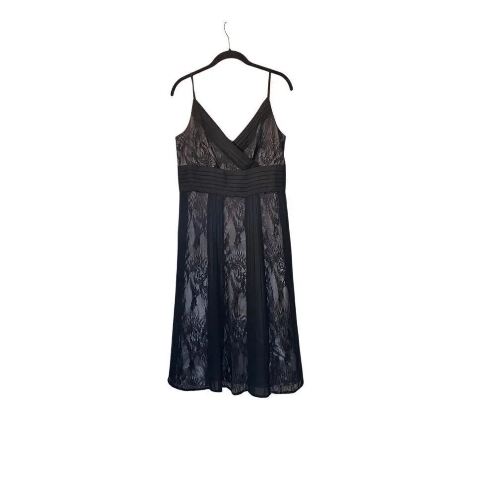 Ann Taylor women’s black Lisa Sleeveless V-neck dress size 10